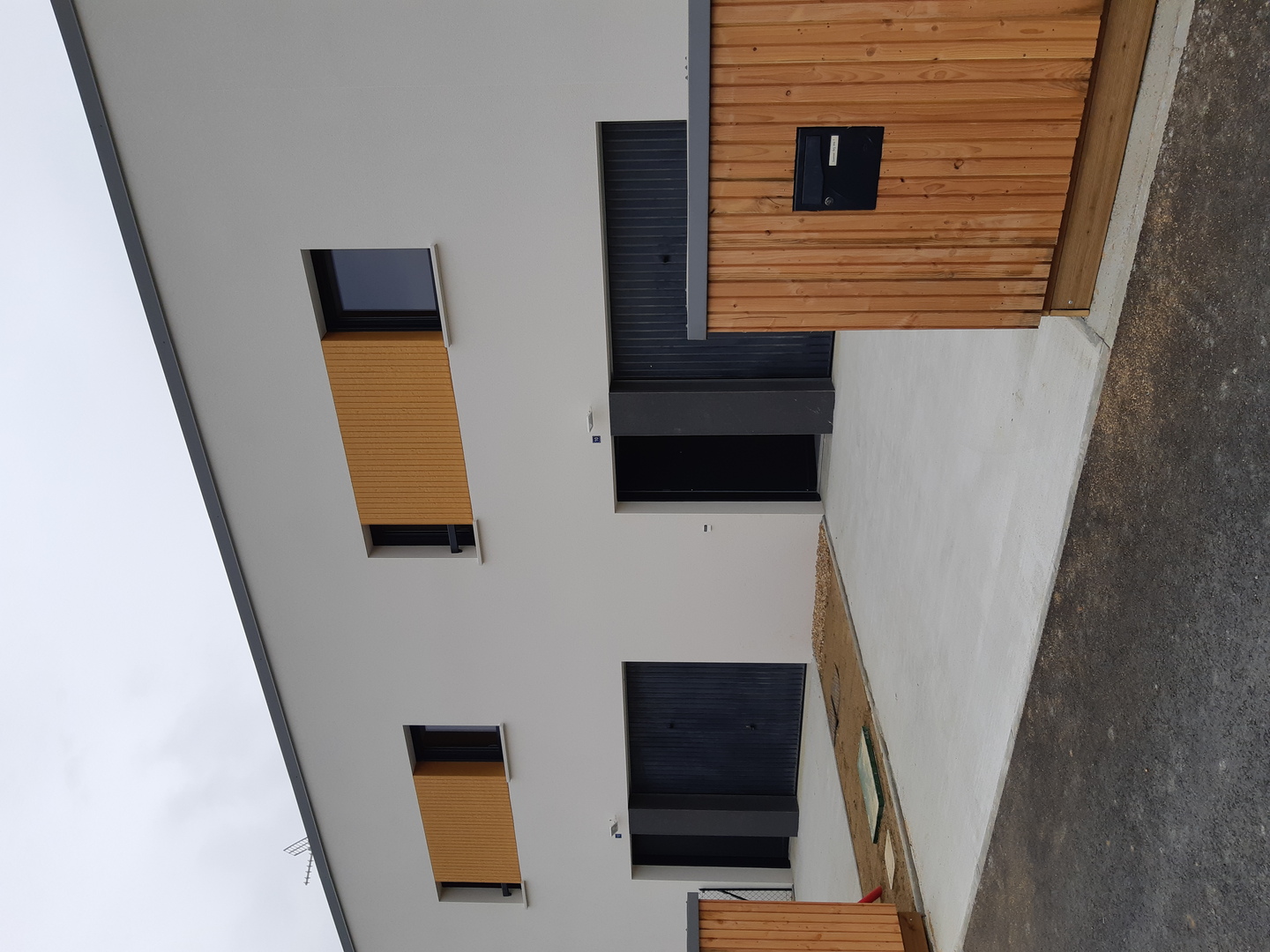 72_Guecelard_Rue Madeleine Bres.jpg